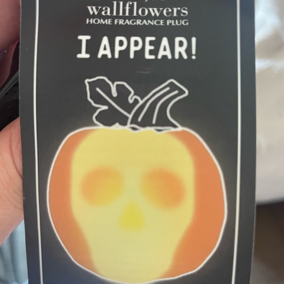 Bath & Body Works Pumpkin Skull 3Wick Candle Holder WALLFLOWER Plug In HALLOWEEN - Picture 7 of 9